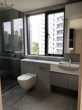 1 Bed Condo for Rent in M5