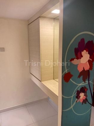 2 Bed Condo for Rent in Lucky Plaza
