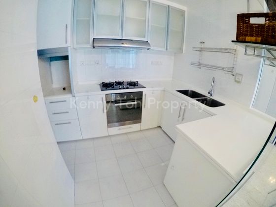 2 Bed Condo for Rent in Watermark Robertson Quay