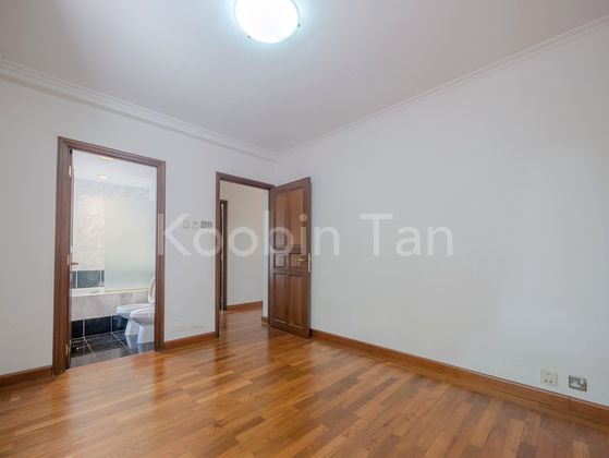 3 Bed Condo for Rent in Hullet Rise