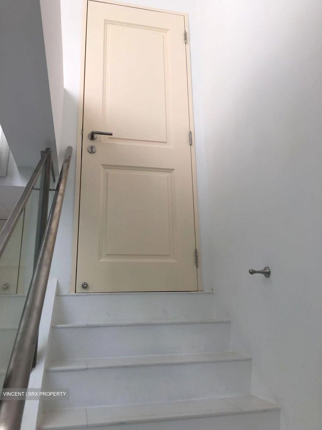 # 1 Loft (D14), Apartment - For Rent