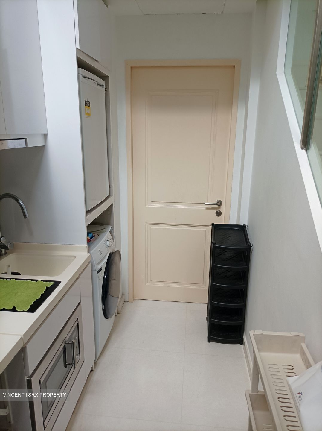 # 1 Loft (D14), Apartment - For Rent