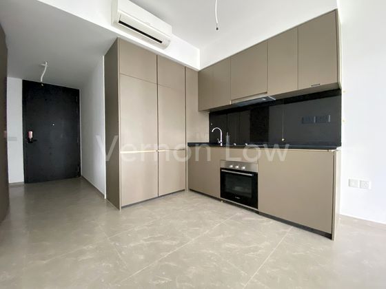 2 Bed Condo for Rent in Park Colonial