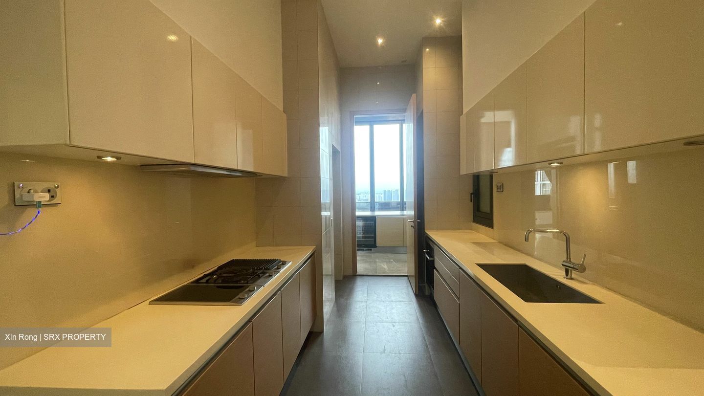 Nouvel 18 (D10), Condominium - For Sale