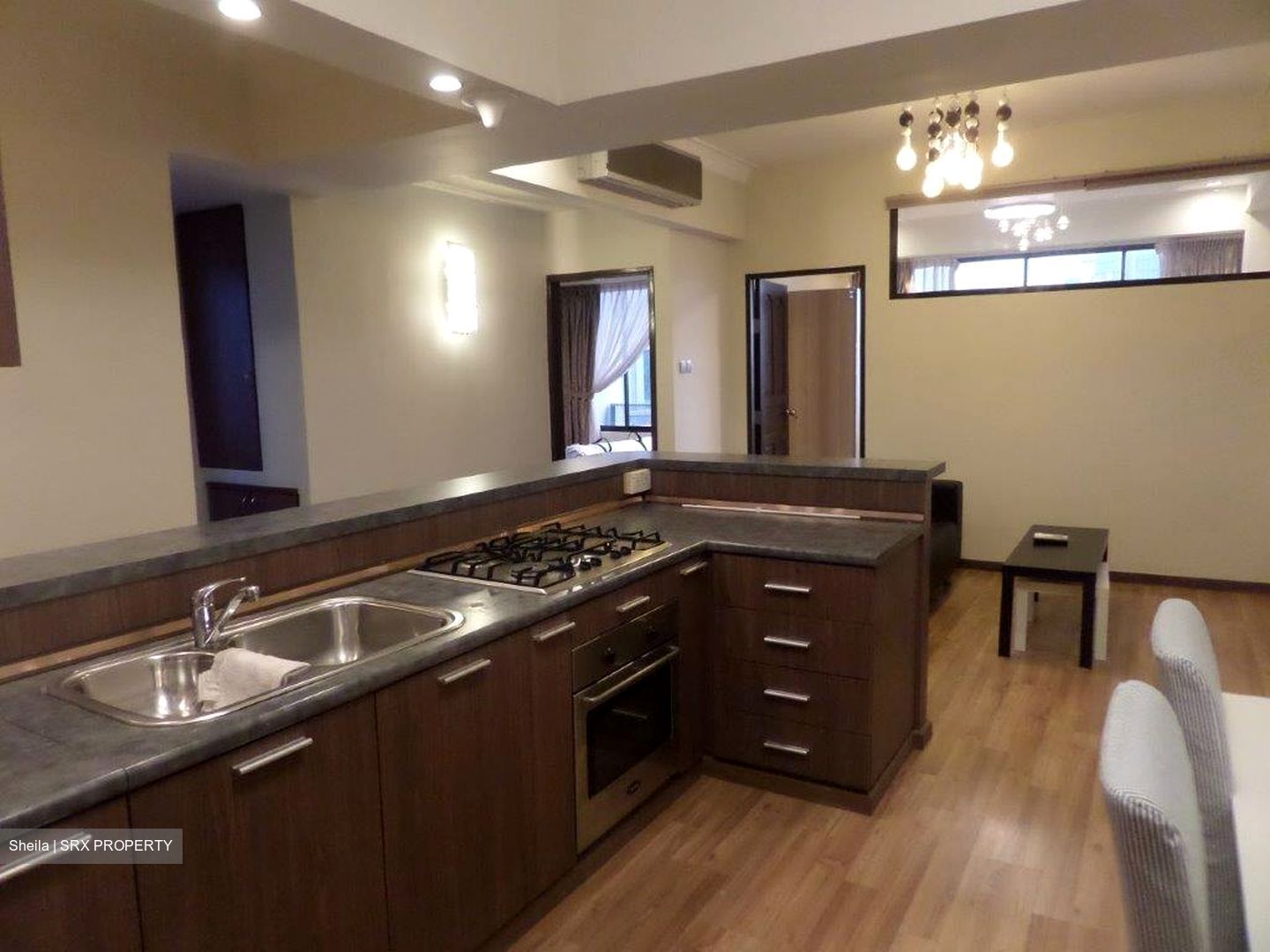 International Plaza (D2), Apartment - For Rent