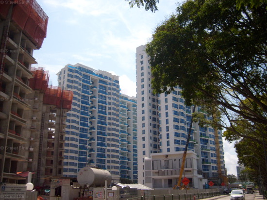 The Esta (D15), Condominium - For Rent