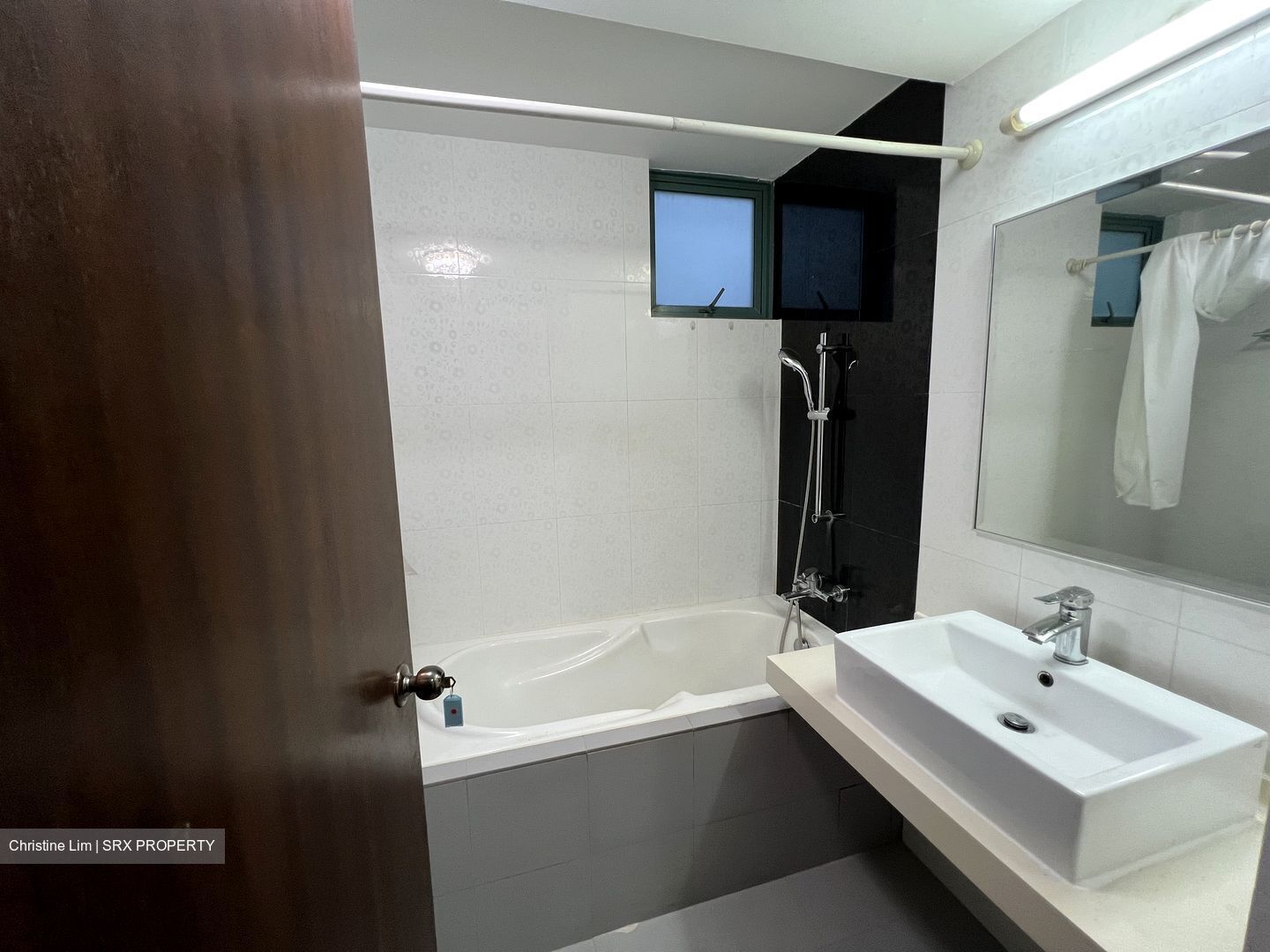 Stratford Court (D16), Condominium - For Rent