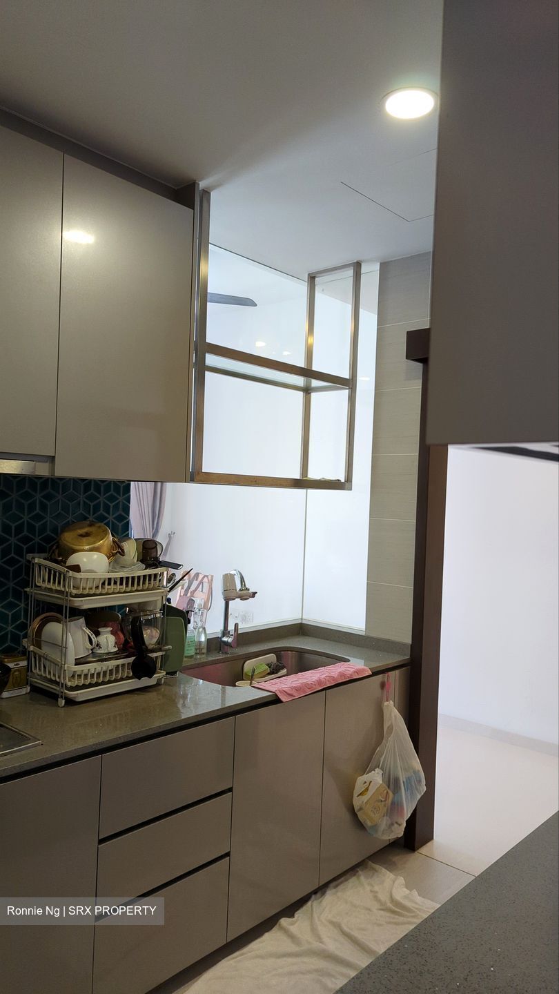 Straits Mansions (D15), Apartment - For Rent