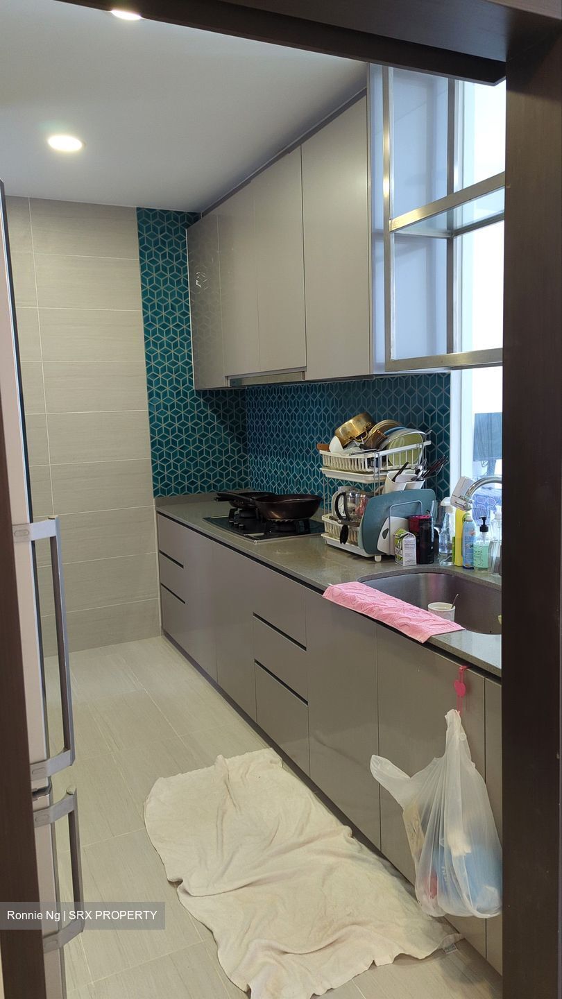 Straits Mansions (D15), Apartment - For Rent