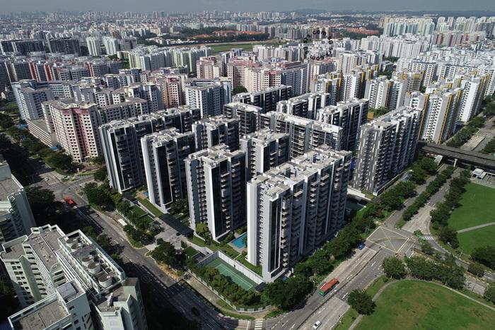 The Luxurie (D19), Condominium - For Rent