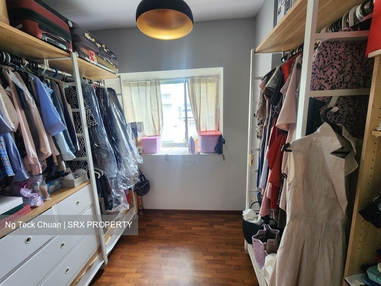 Sunshine Plaza (D7), Apartment - For Rent