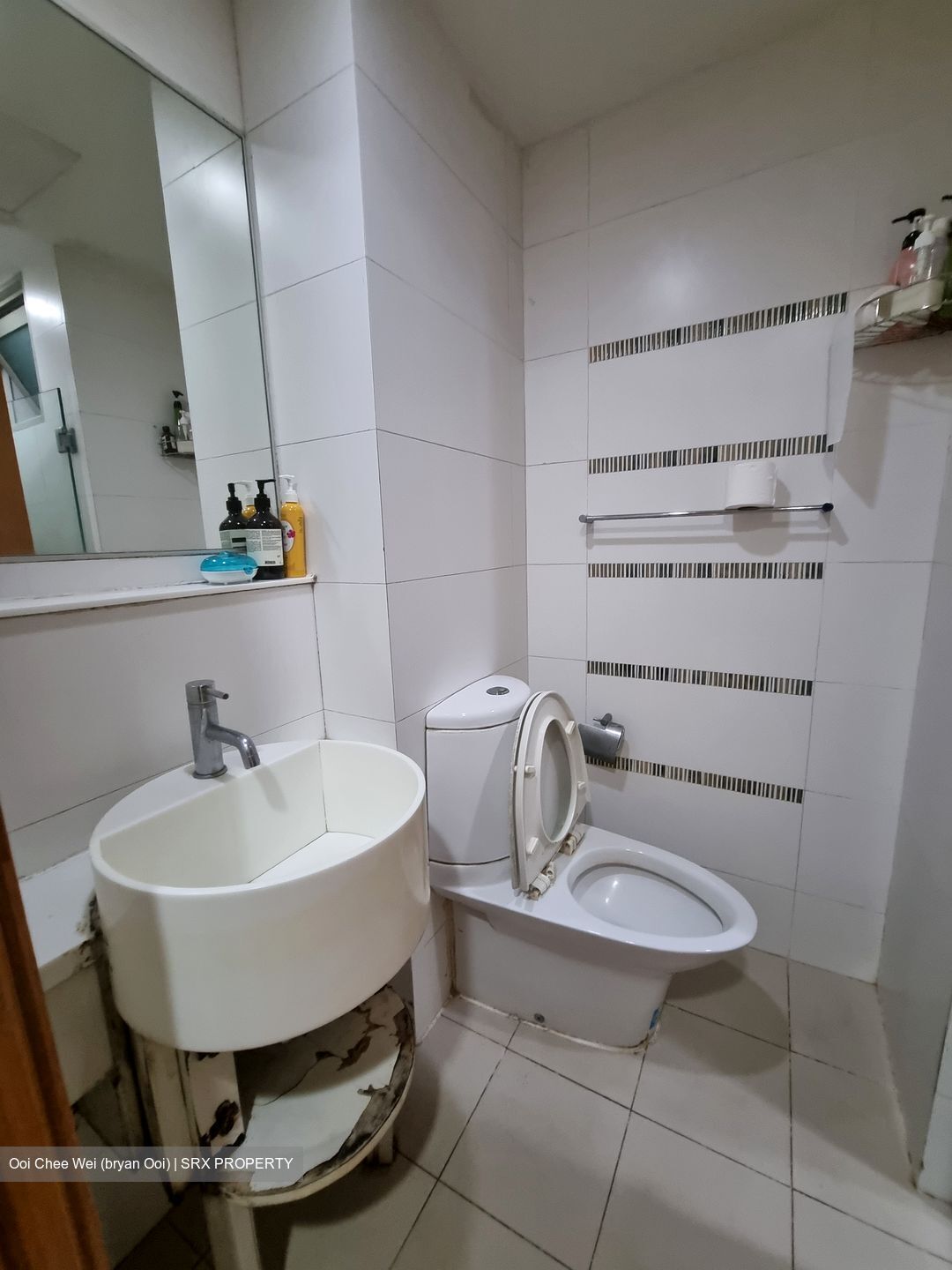 The Quartz (D19), Condominium - For Rent