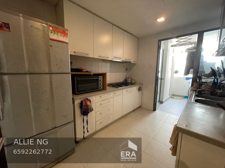 LORONG 40 GEYLANG THE WATERINA 出租