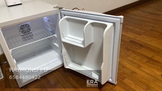 LORONG 40 GEYLANG THE WATERINA 出租