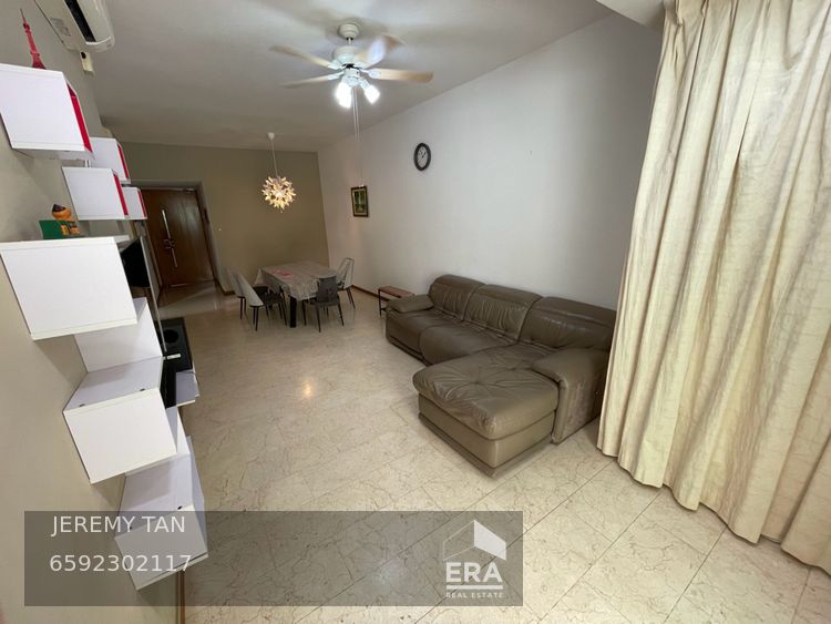 ELIAS ROAD RIS GRANDEUR 出租