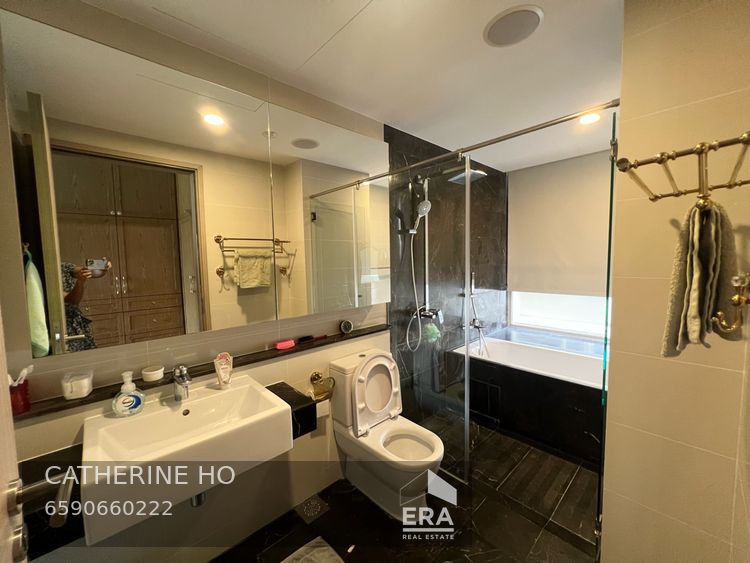 SIGLAP ROAD FLAMINGO VALLEY 出售