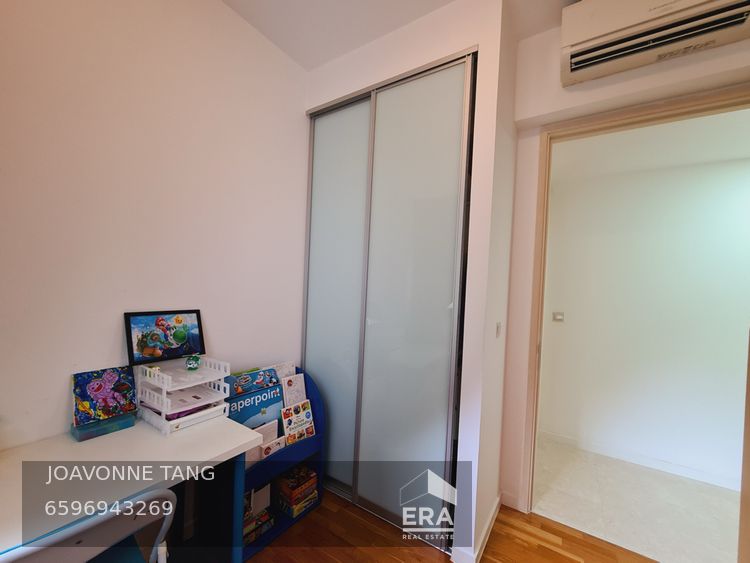 MILTONIA CLOSE SKIES MILTONIA 出租